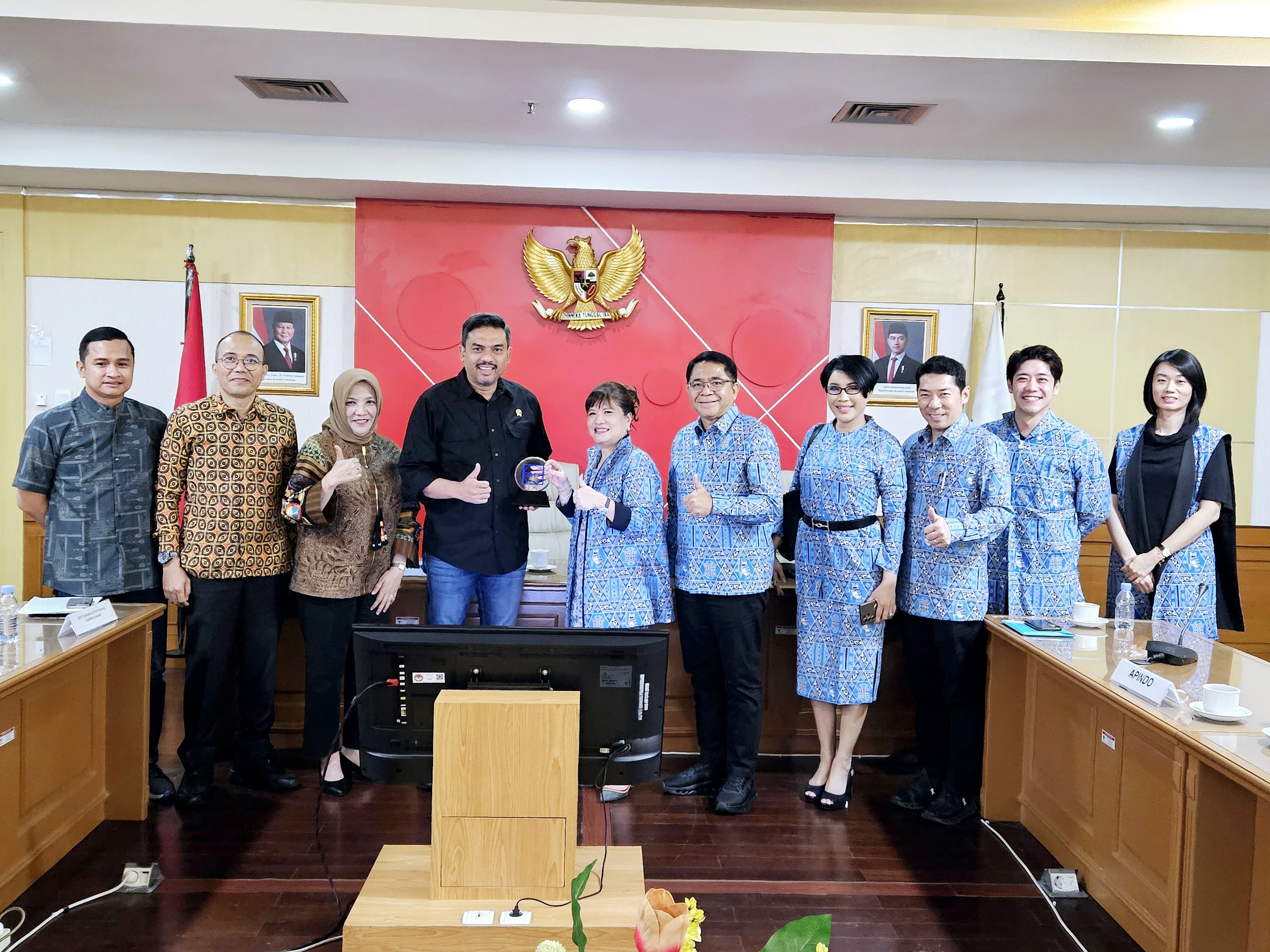 Audiensi dengan Kementerian UMKM Bersama DPN APINDO, DPP APINDO Jawa Barat, Ning Wahyu A dan Menteri UMKM, Maman Abdurrahman 1 November 2024